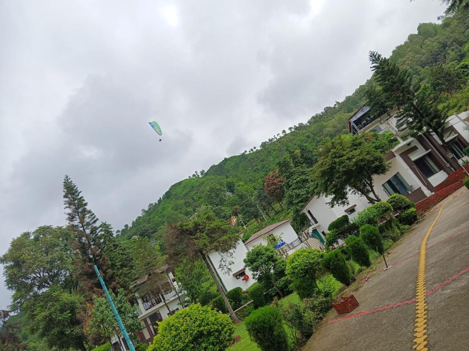 Shikha Resort Ewentbliz Bhīm Tāl 外观 照片