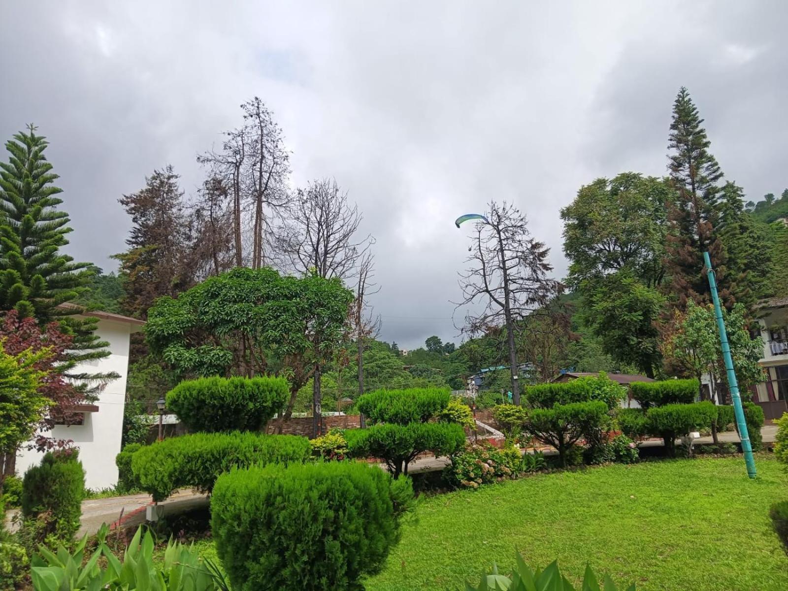 Shikha Resort Ewentbliz Bhīm Tāl 外观 照片