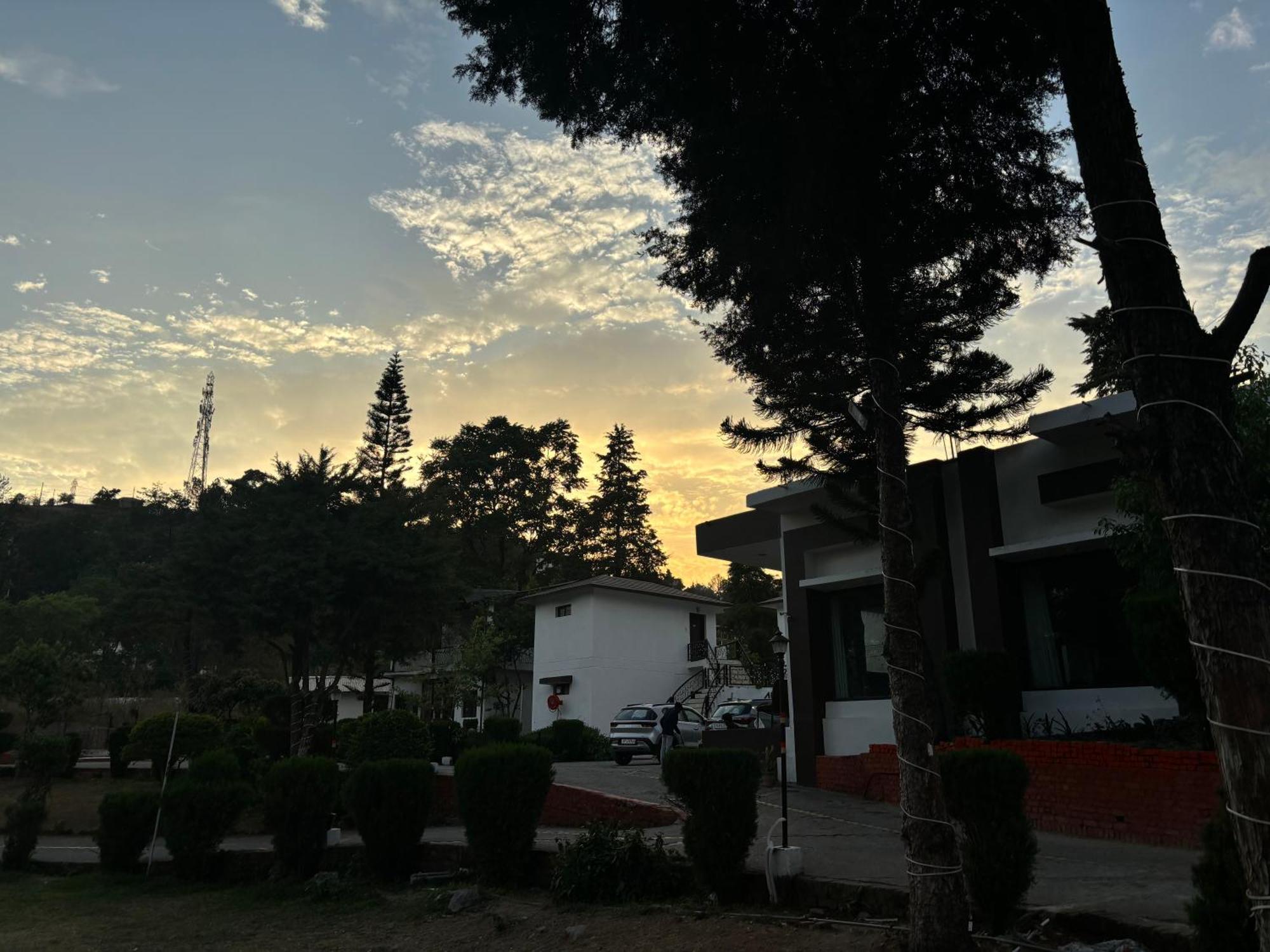 Shikha Resort Ewentbliz Bhīm Tāl 外观 照片