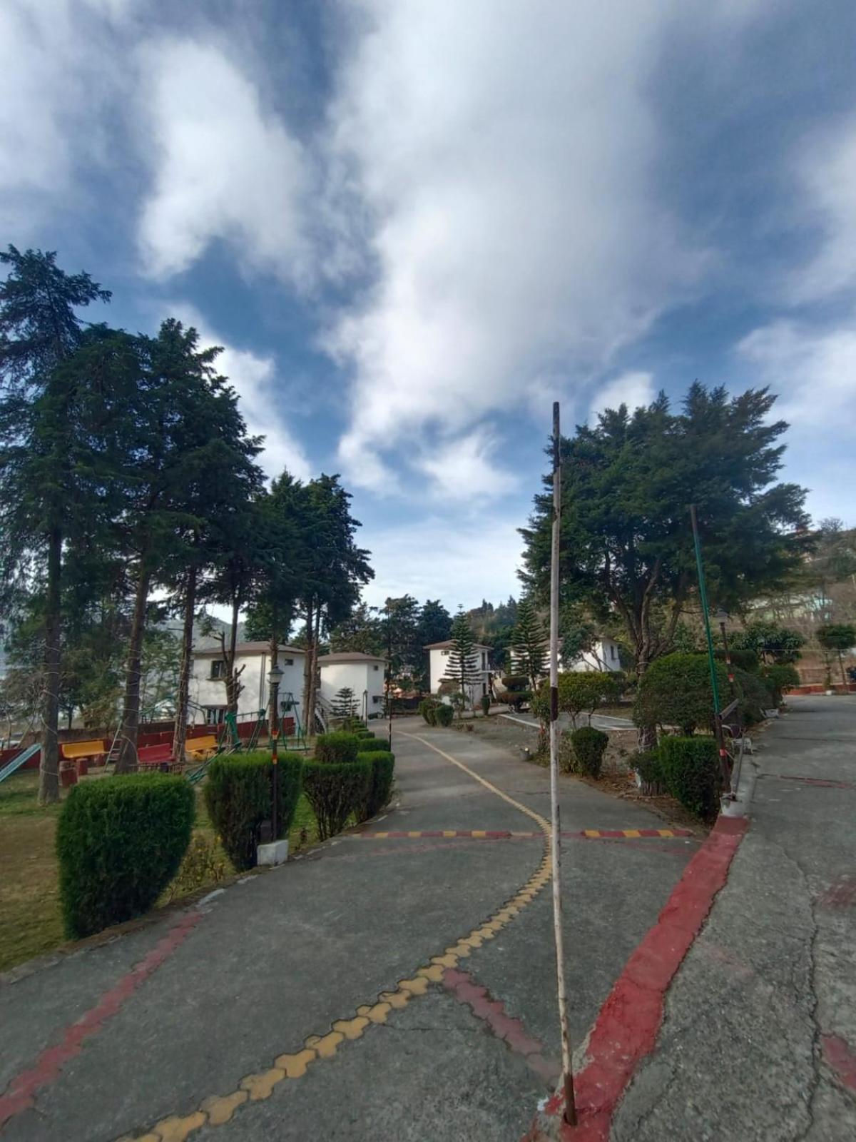 Shikha Resort Ewentbliz Bhīm Tāl 外观 照片